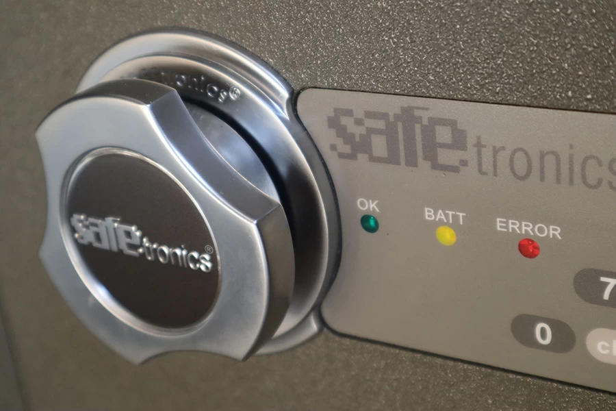 Взломостойкий сейф Safetronics NTR-22EMs