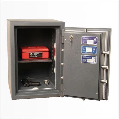 Огневзломостойкий сейф Defender Pro 323 EL